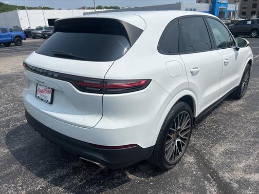 2021 Porsche Cayenne Base