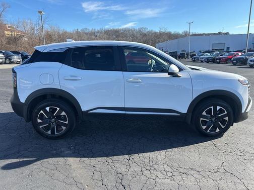 2025 Nissan Kicks SV