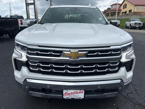 Iridescent Pearl Tricoat 2023 Chevrolet Silverado 1500 LTZ