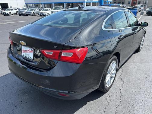 2017 Chevrolet Malibu 1LT