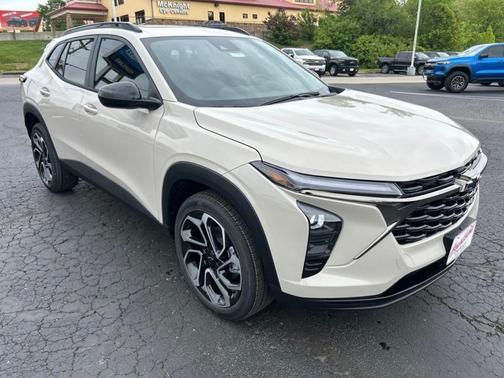 White Sand 2026 Chevrolet Trax 2RS