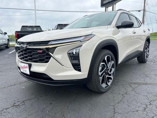 White Sand 2026 Chevrolet Trax 2RS