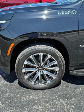 2025 Chevrolet Suburban 4WD High Country