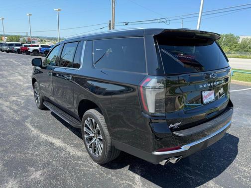 2025 Chevrolet Suburban 4WD High Country