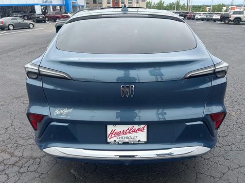 Ocean Blue Metallic 2024 Buick Envista Avenir