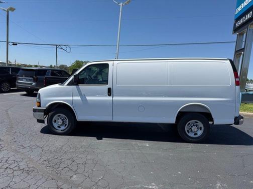 Summit White 2026 Chevrolet Express 2500 Work Van