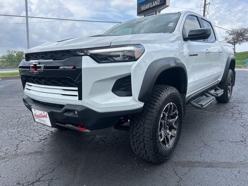 Summit White 2023 Chevrolet Colorado ZR2