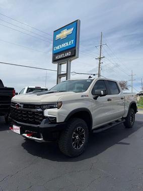 White Sand 2026 Chevrolet Silverado 1500 ZR2