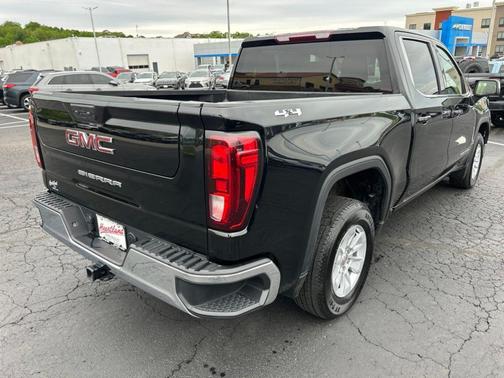 Onyx Black 2024 GMC Sierra 1500 SLE
