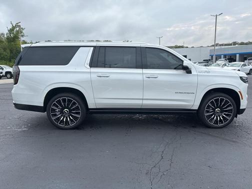 2025 Chevrolet Suburban 4WD High Country