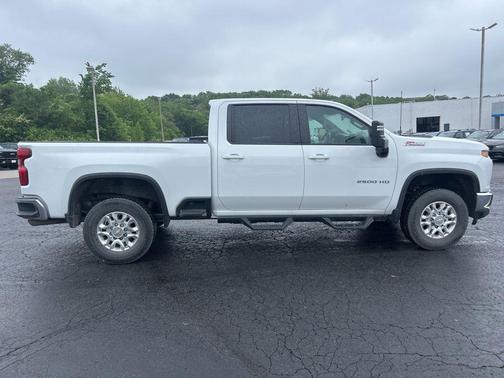 Summit White 2023 Chevrolet Silverado 2500 LT