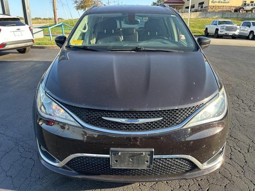2018 Chrysler Pacifica Touring-L