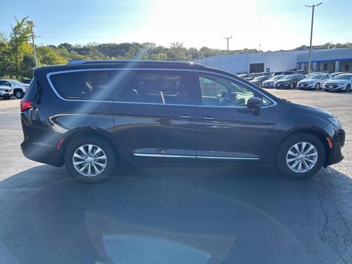 2018 Chrysler Pacifica Touring-L