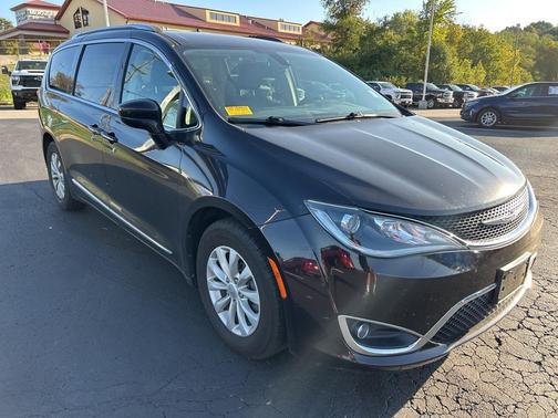 2018 Chrysler Pacifica Touring-L