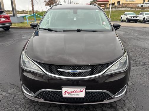 2018 Chrysler Pacifica Touring-L