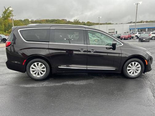 2018 Chrysler Pacifica Touring-L