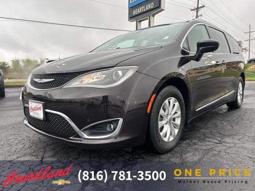 2018 Chrysler Pacifica Touring-L