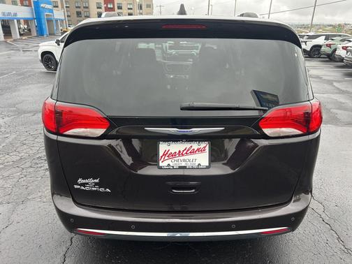 2018 Chrysler Pacifica Touring-L