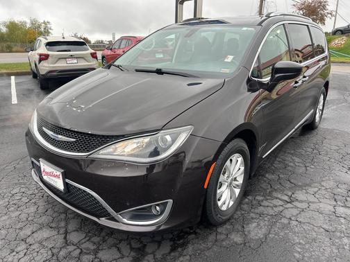 2018 Chrysler Pacifica Touring-L