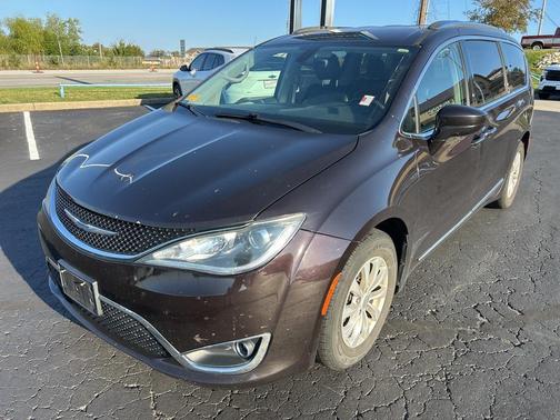 2018 Chrysler Pacifica Touring-L