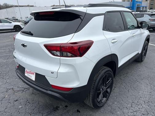 Summit White 2026 Chevrolet Trailblazer LT