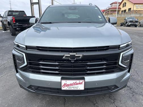 2025 Chevrolet Suburban RST