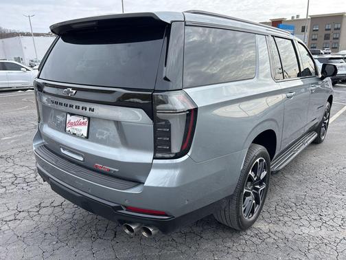 2025 Chevrolet Suburban RST