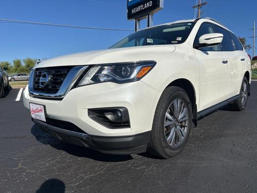 2019 Nissan Pathfinder SV