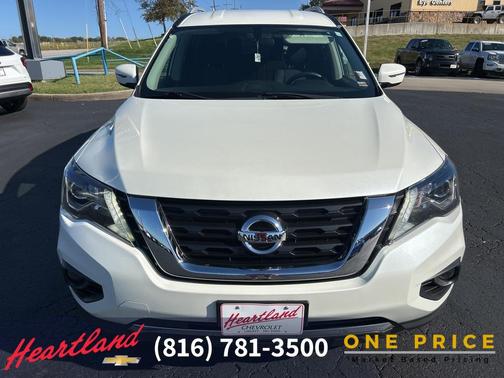 2019 Nissan Pathfinder SV