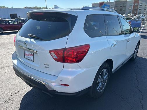 2019 Nissan Pathfinder SV