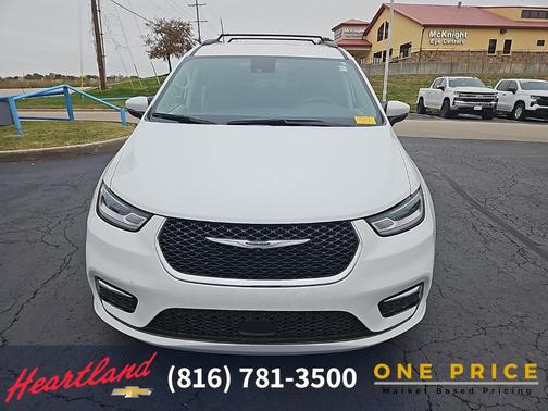 2023 Chrysler Pacifica Hybrid Touring L