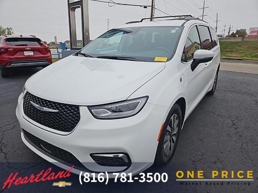2023 Chrysler Pacifica Hybrid Touring L