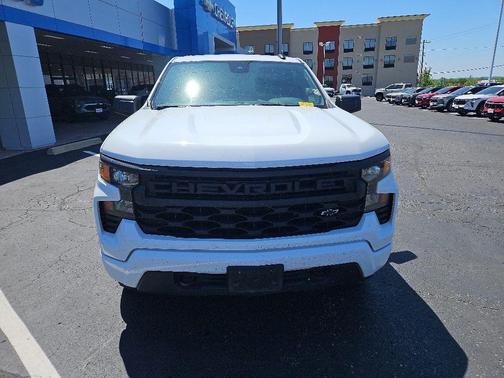 Summit White 2022 Chevrolet Silverado 1500 Custom