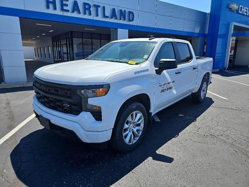 Summit White 2022 Chevrolet Silverado 1500 Custom