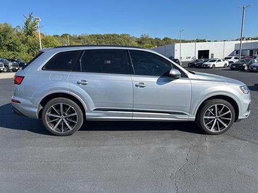 2021 Audi Q7 55 Prestige