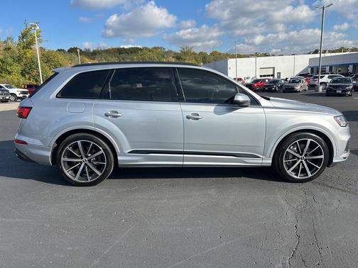 2021 Audi Q7 55 Prestige
