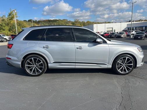 2021 Audi Q7 55 Prestige
