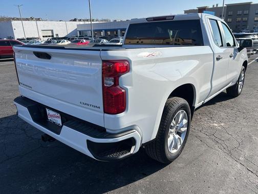 Summit White 2026 Chevrolet Silverado 1500 Custom