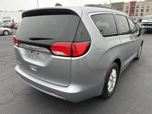 2021 Chrysler Voyager LXI