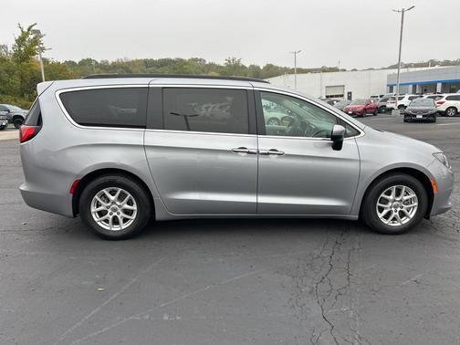 2021 Chrysler Voyager LXI