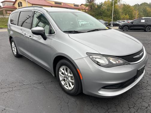 2021 Chrysler Voyager LXI