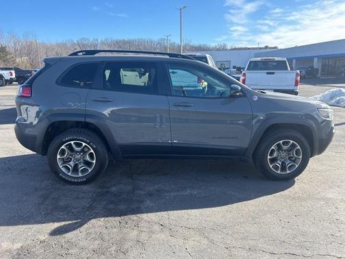 2022 Jeep Cherokee Trailhawk