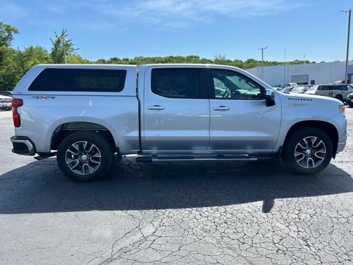 Silver Ice Metallic 2022 Chevrolet Silverado 1500 LT