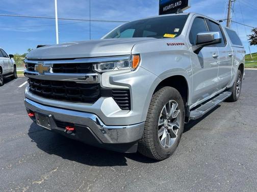 Silver Ice Metallic 2022 Chevrolet Silverado 1500 LT