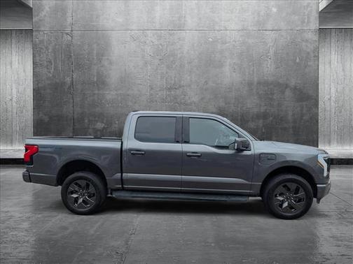 2022 Ford F-150 Lightning LARIAT