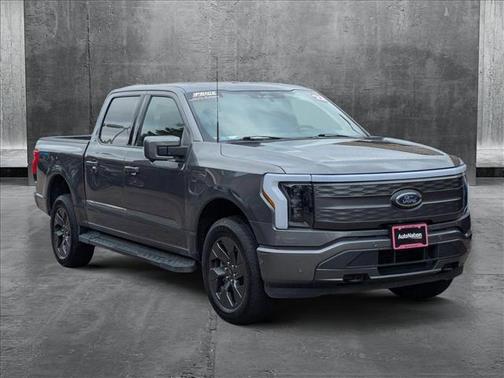 2022 Ford F-150 Lightning LARIAT