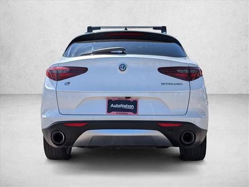 Trofeo White Tri-Coat 2018 Alfa Romeo Stelvio Ti Sport