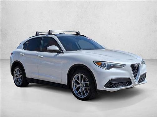 Trofeo White Tri-Coat 2018 Alfa Romeo Stelvio Ti Sport