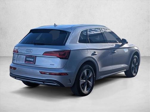 2022 Audi Q5 40 Premium Plus