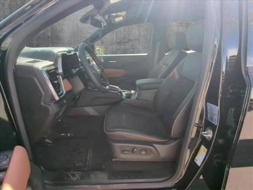 2025 GMC Canyon Base